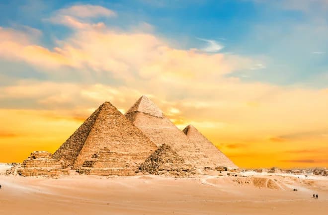 ‘এলিয়েনরা পিরামিড তৈরি করেছিল?’ এবং অন্যান্য বর্ণবাদী তত্ত্ব